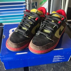 Nike Dunk Low Premium SBs. Side 10.